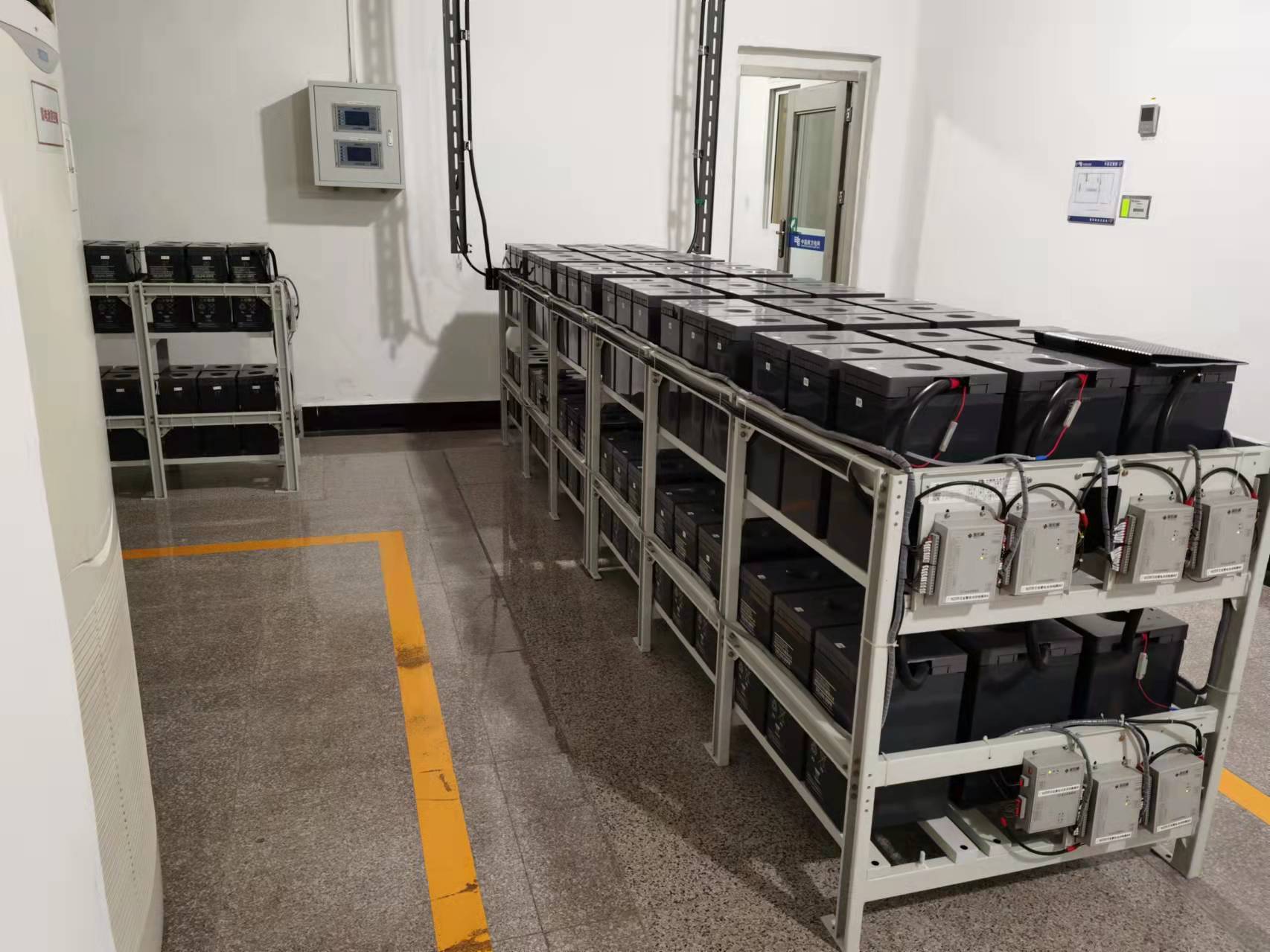 平博pinnacleups电源如何根据主机功率和待机时间计算电池容量？